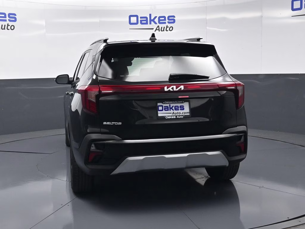 2026 Fusion Black Kia Seltos S FWD SUV