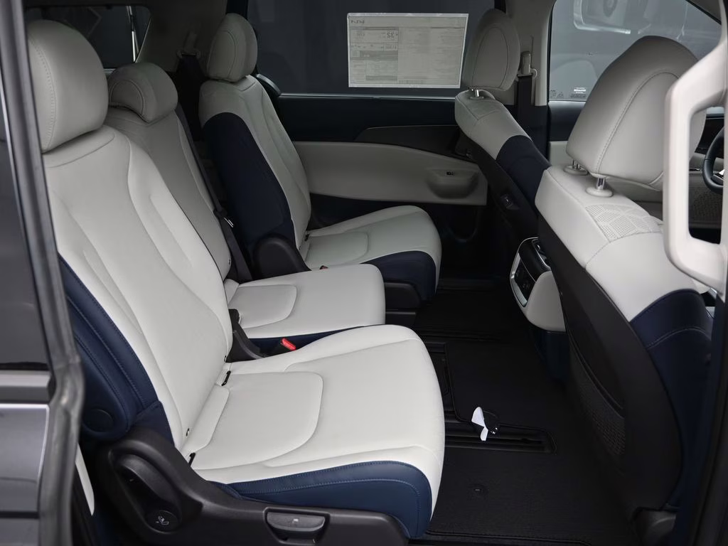 2026 Panthera Metal Kia Carnival Hybrid SX FWD Van