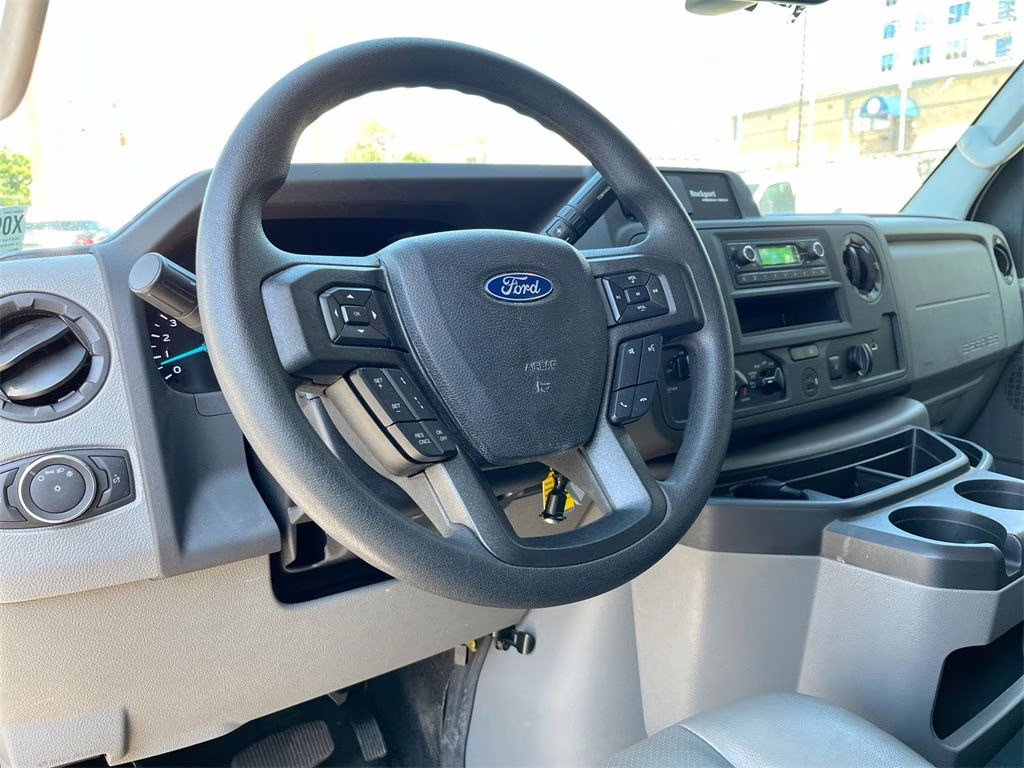 2023 Oxford White Ford E-450SD Base RWD Truck