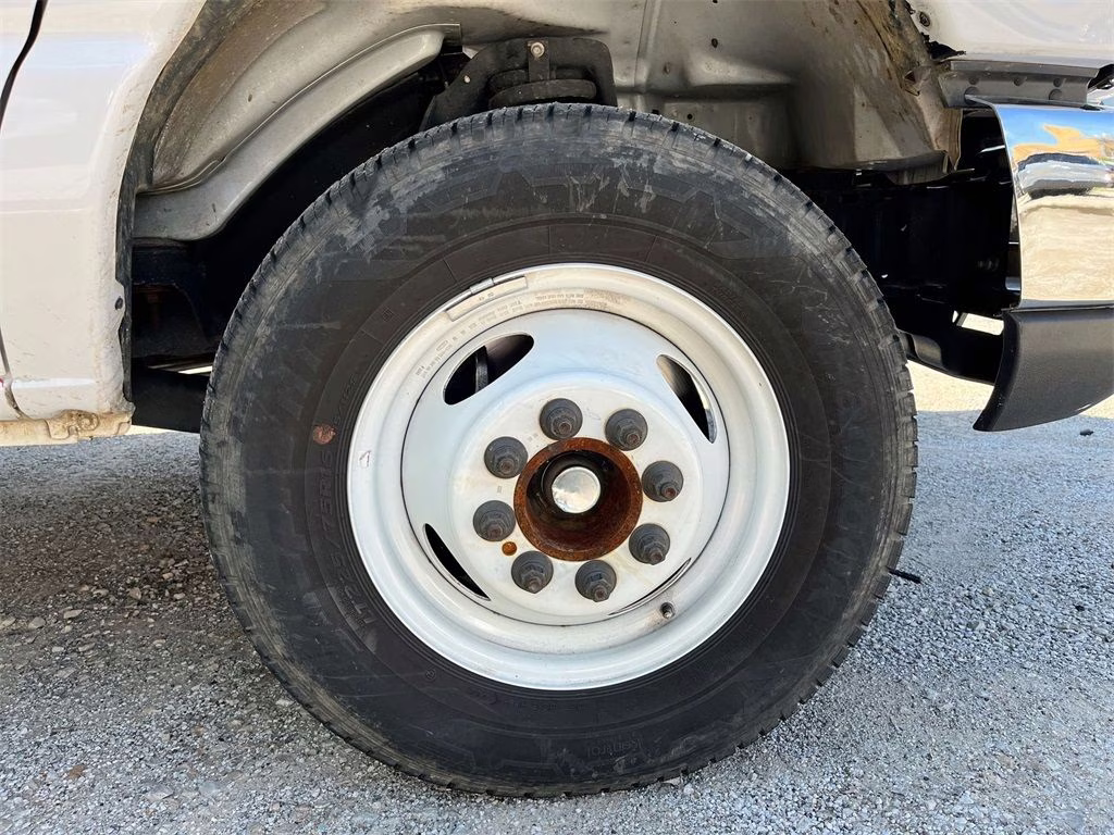 2023 Oxford White Ford E-450SD Base RWD Truck