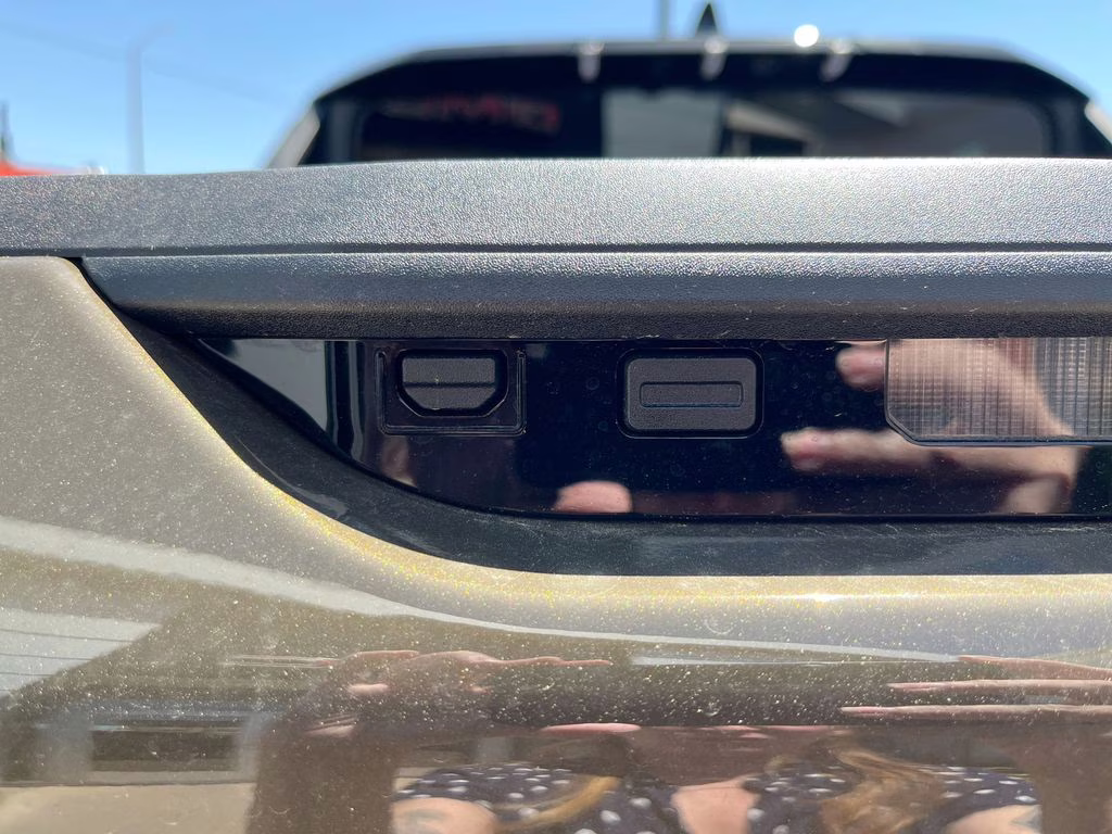 2025 Deep Aurora Metallic (Dark Bronze) GMC HUMMER EV Pickup 2X 4X4 Truck