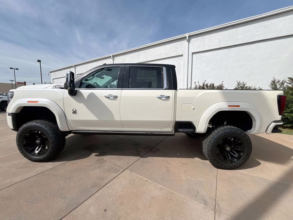 2025 Summit White GMC Sierra 2500HD Denali 4X4 Truck
