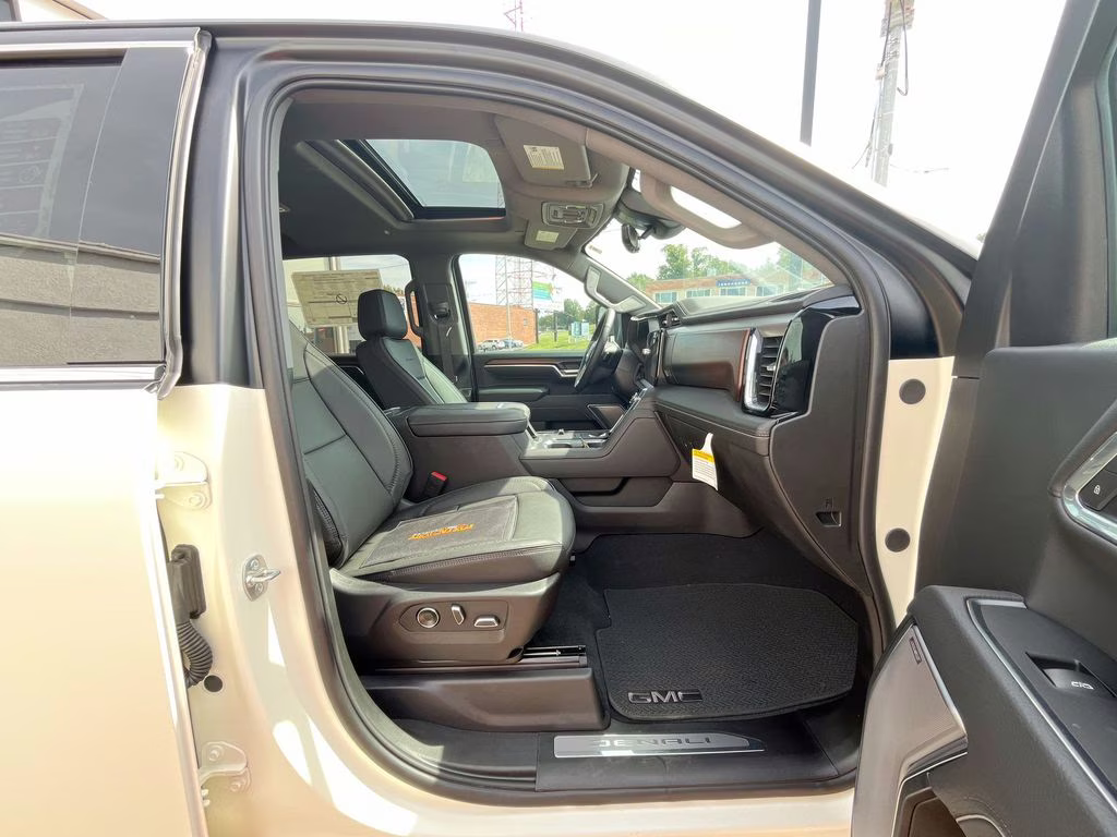 2025 Summit White GMC Sierra 2500HD Denali 4X4 Truck