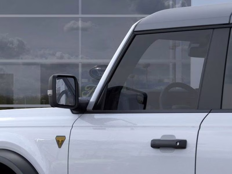 2025 Oxford White Ford Bronco Badlands 4X4 SUV