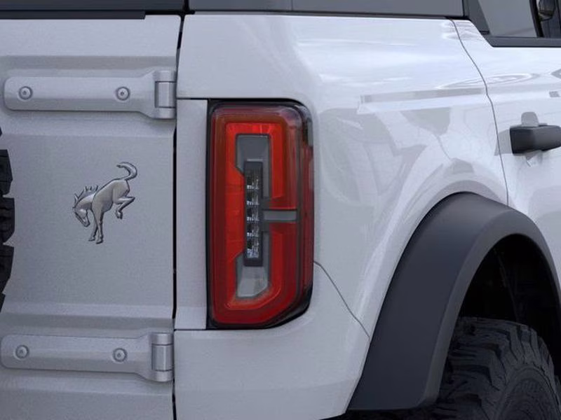 2025 Oxford White Ford Bronco Badlands 4X4 SUV
