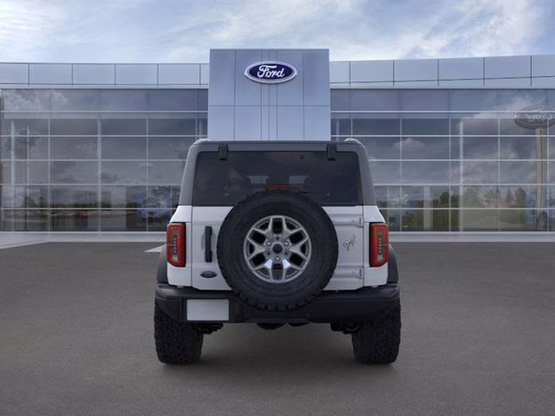 2025 Oxford White Ford Bronco Badlands 4X4 SUV