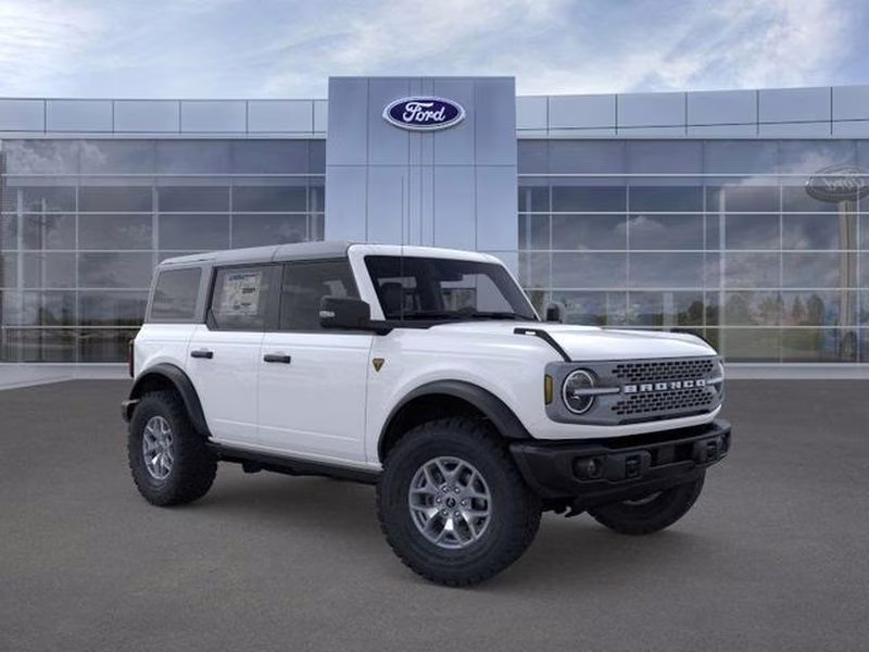 2025 Oxford White Ford Bronco Badlands 4X4 SUV