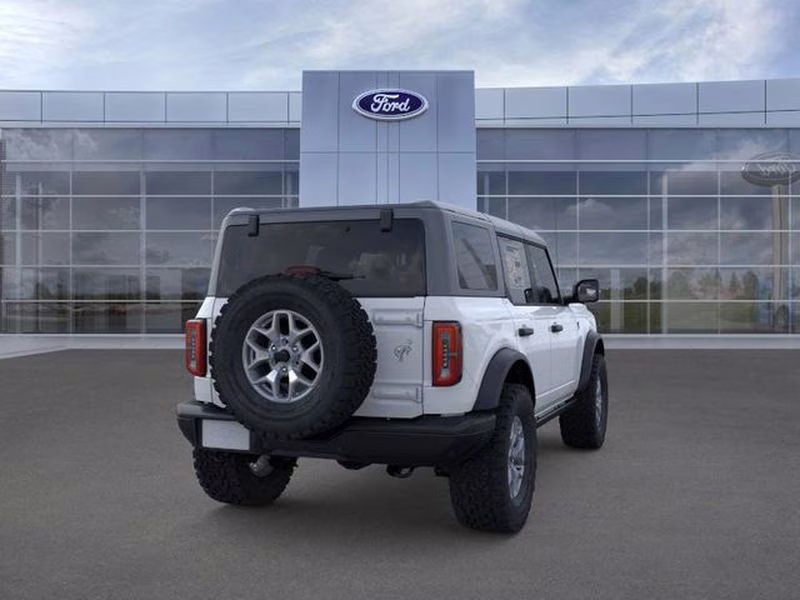 2025 Oxford White Ford Bronco Badlands 4X4 SUV