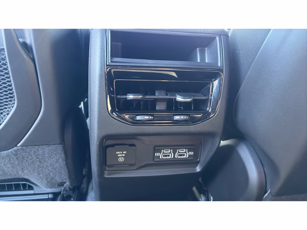 2025 Silver Jeep Grand Cherokee Laredo 4X4 Crossover