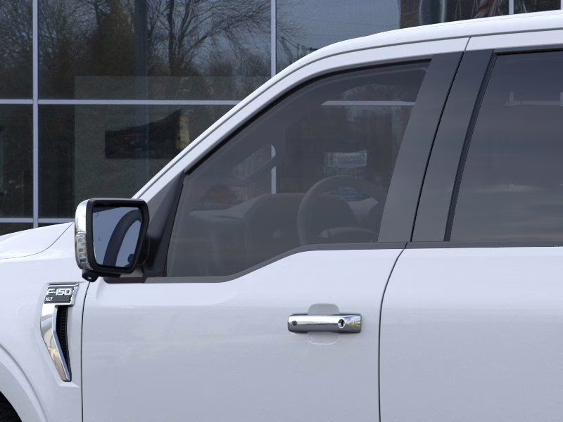 2025 Space White Metallic Ford F-150 XLT 4X4 Truck