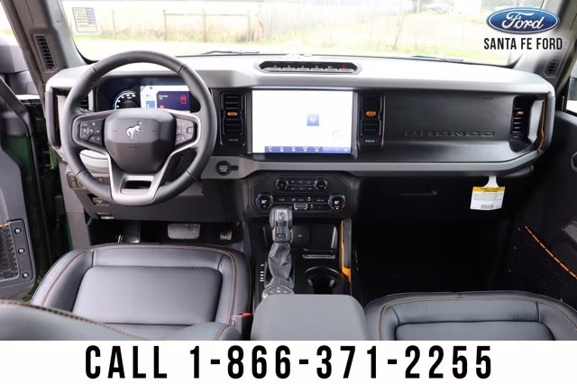 2023 Green Ford Bronco Badlands 4X4 Convertible