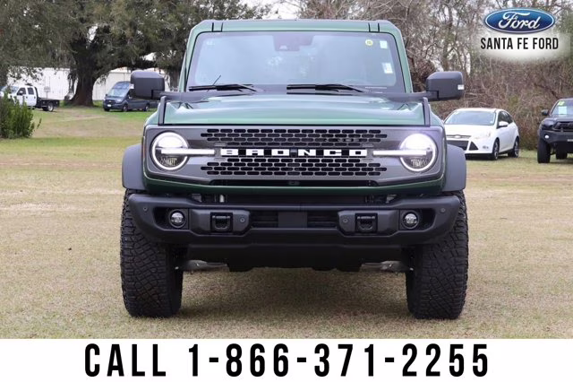 2023 Green Ford Bronco Badlands 4X4 Convertible