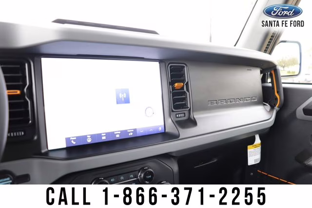 2023 Green Ford Bronco Badlands 4X4 Convertible