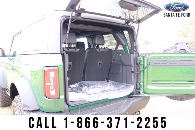 2023 Green Ford Bronco Badlands 4X4 Convertible