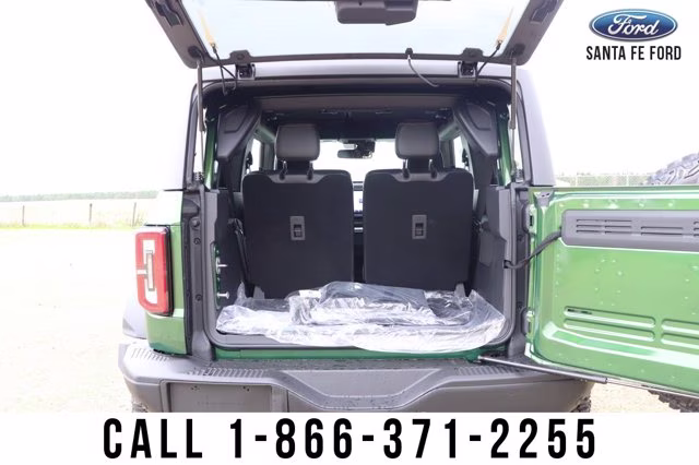 2023 Green Ford Bronco Badlands 4X4 Convertible