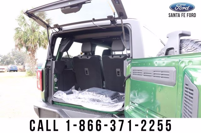 2023 Green Ford Bronco Badlands 4X4 Convertible