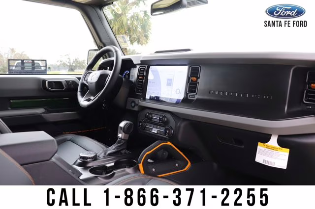 2023 Green Ford Bronco Badlands 4X4 Convertible