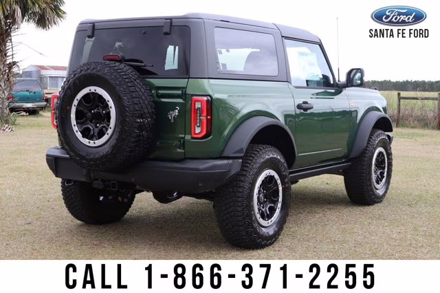 2023 Green Ford Bronco Badlands 4X4 Convertible