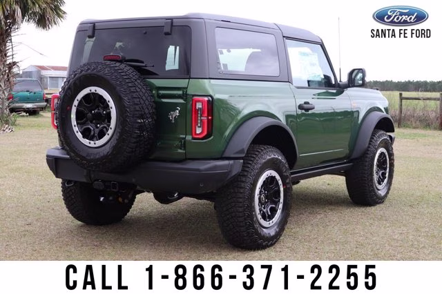 2023 Green Ford Bronco Badlands 4X4 Convertible