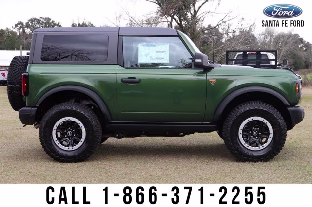2023 Green Ford Bronco Badlands 4X4 Convertible