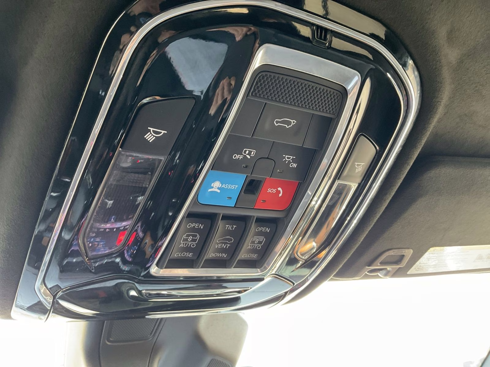 2024 Diamond Black Crystal Pearlcoat Jeep Grand Cherokee Summit Reserve 4xe 4X4 SUV