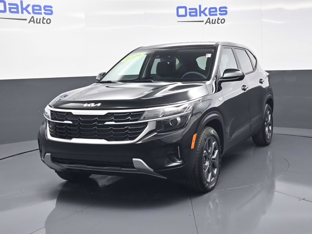 2026 Fusion Black Kia Seltos LX FWD SUV