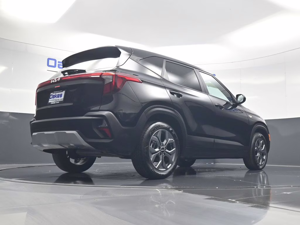 2026 Fusion Black Kia Seltos LX FWD SUV