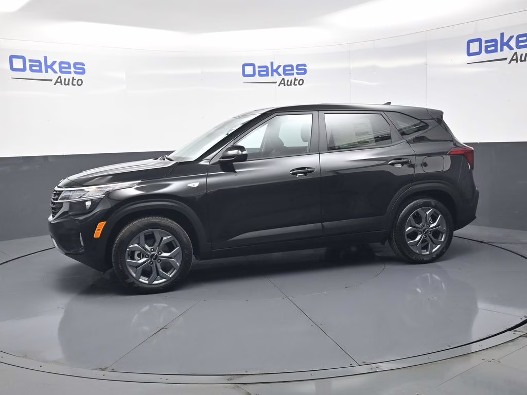 2026 Fusion Black Kia Seltos LX FWD SUV