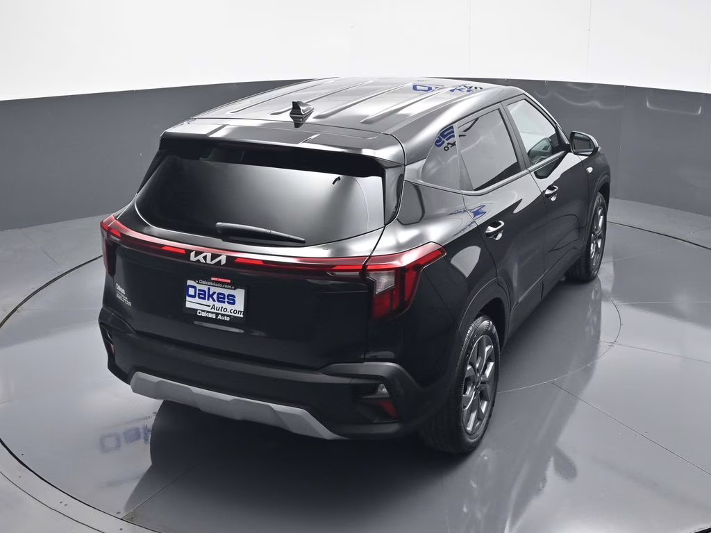 2026 Fusion Black Kia Seltos LX FWD SUV