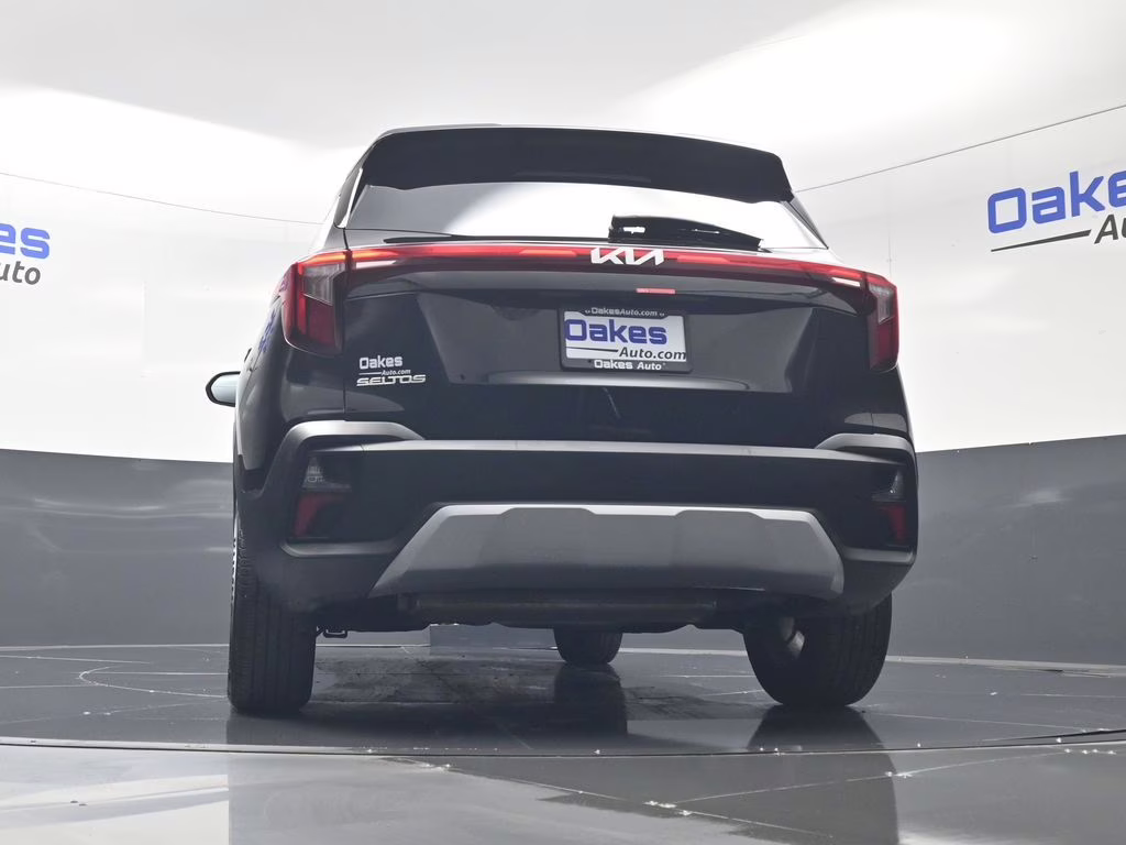 2026 Fusion Black Kia Seltos LX FWD SUV
