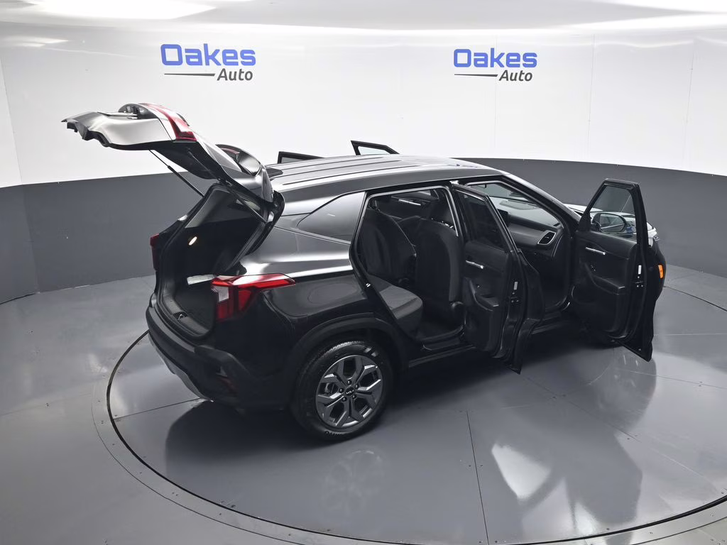 2026 Fusion Black Kia Seltos LX FWD SUV
