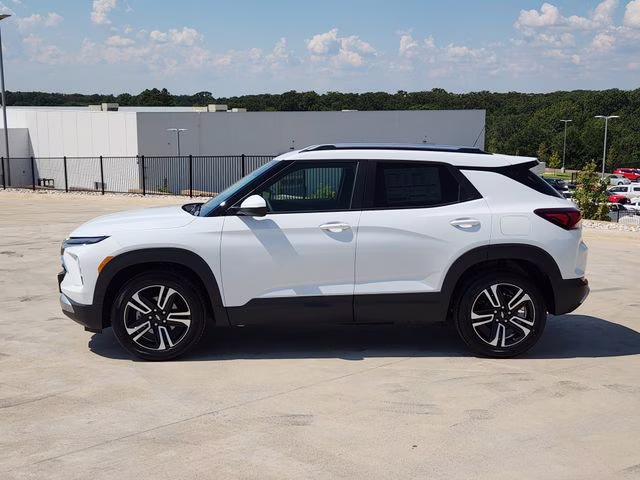 2026 Summit White Chevrolet Trailblazer LT FWD SUV