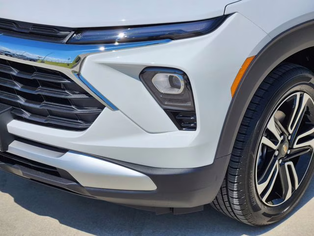 2026 Summit White Chevrolet Trailblazer LT FWD SUV