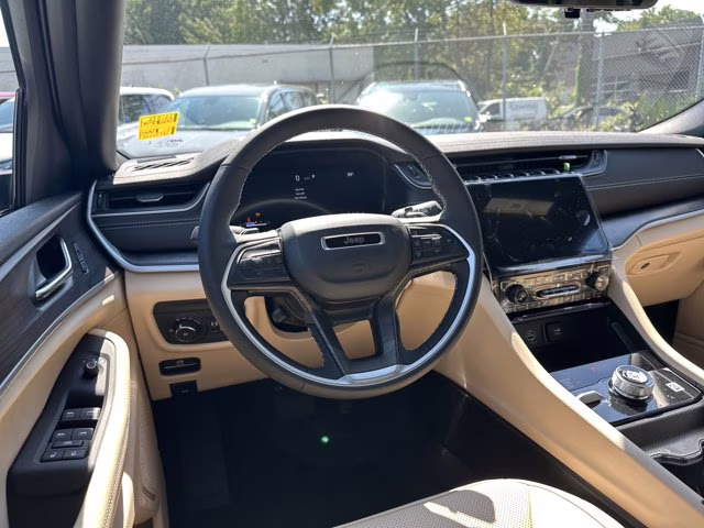 2025 Bright White Clearcoat Jeep Grand Cherokee L Limited 4X4 SUV