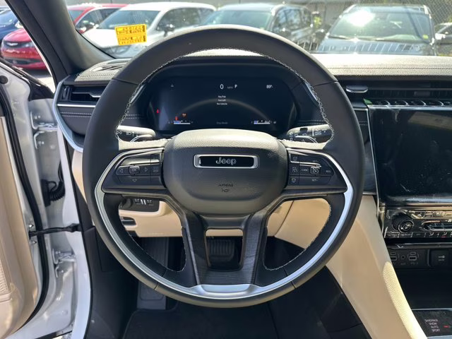 2025 Bright White Clearcoat Jeep Grand Cherokee L Limited 4X4 SUV