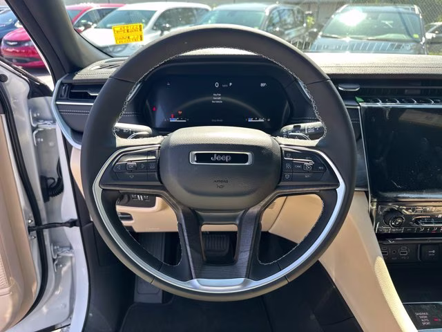 2025 Bright White Clearcoat Jeep Grand Cherokee L Limited 4X4 SUV