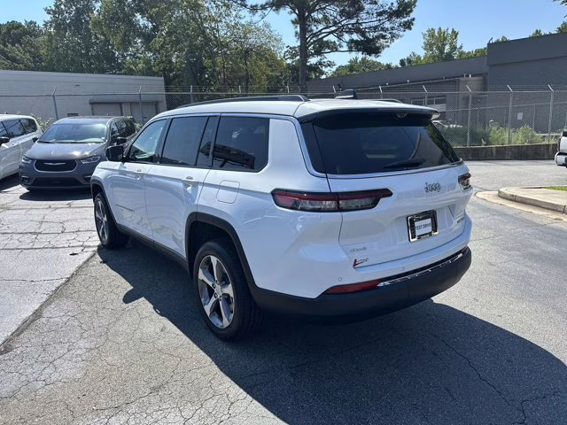 2025 Bright White Clearcoat Jeep Grand Cherokee L Limited 4X4 SUV