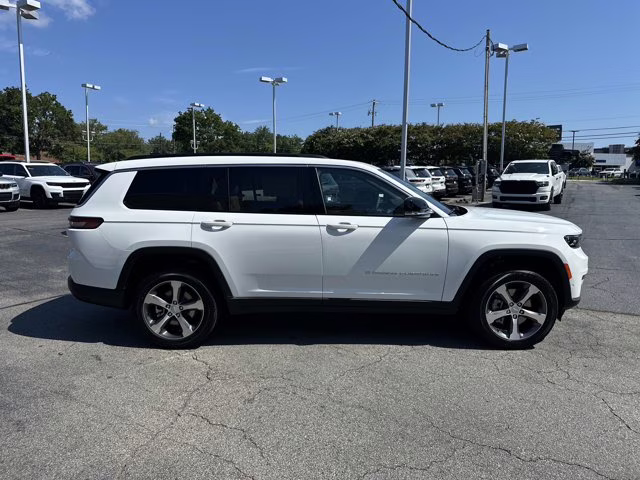2025 Bright White Clearcoat Jeep Grand Cherokee L Limited 4X4 SUV