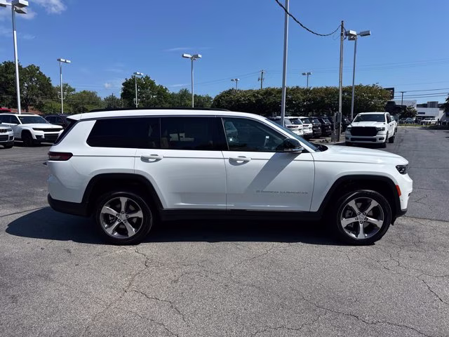 2025 Bright White Clearcoat Jeep Grand Cherokee L Limited 4X4 SUV