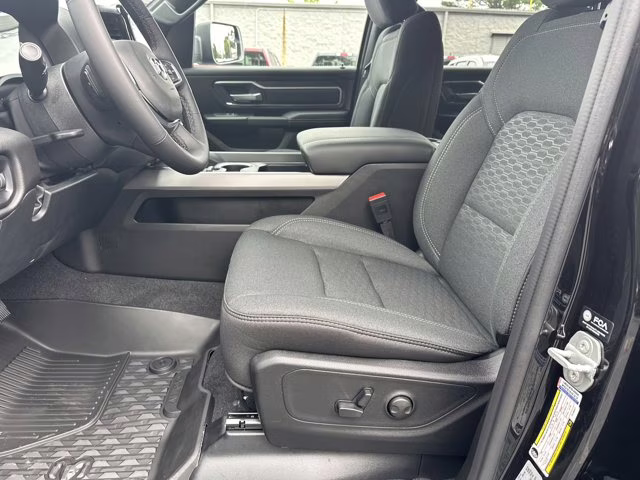 2026 Diamond Black Crystal Pearlcoat Ram 1500 Big Horn RWD Truck