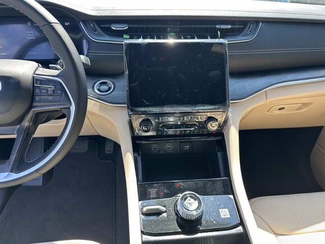 2025 Bright White Clearcoat Jeep Grand Cherokee L Limited 4X4 SUV