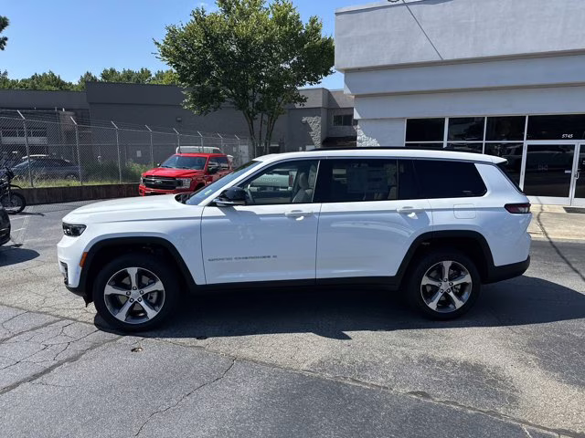 2025 Bright White Clearcoat Jeep Grand Cherokee L Limited 4X4 SUV