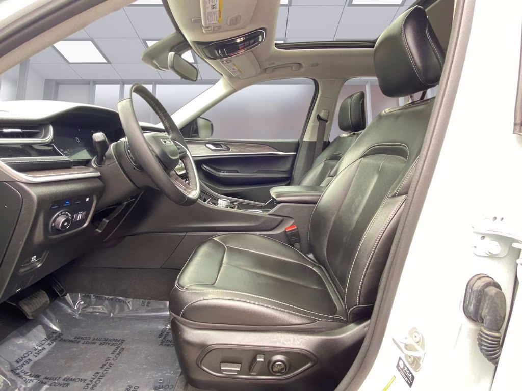 2024 Bright White Clearcoat Jeep Grand Cherokee 4xe 4X4 SUV