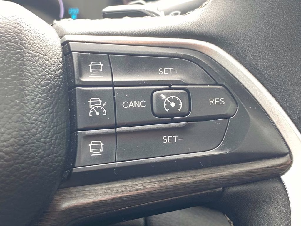 2024 Bright White Clearcoat Jeep Grand Cherokee 4xe 4X4 SUV