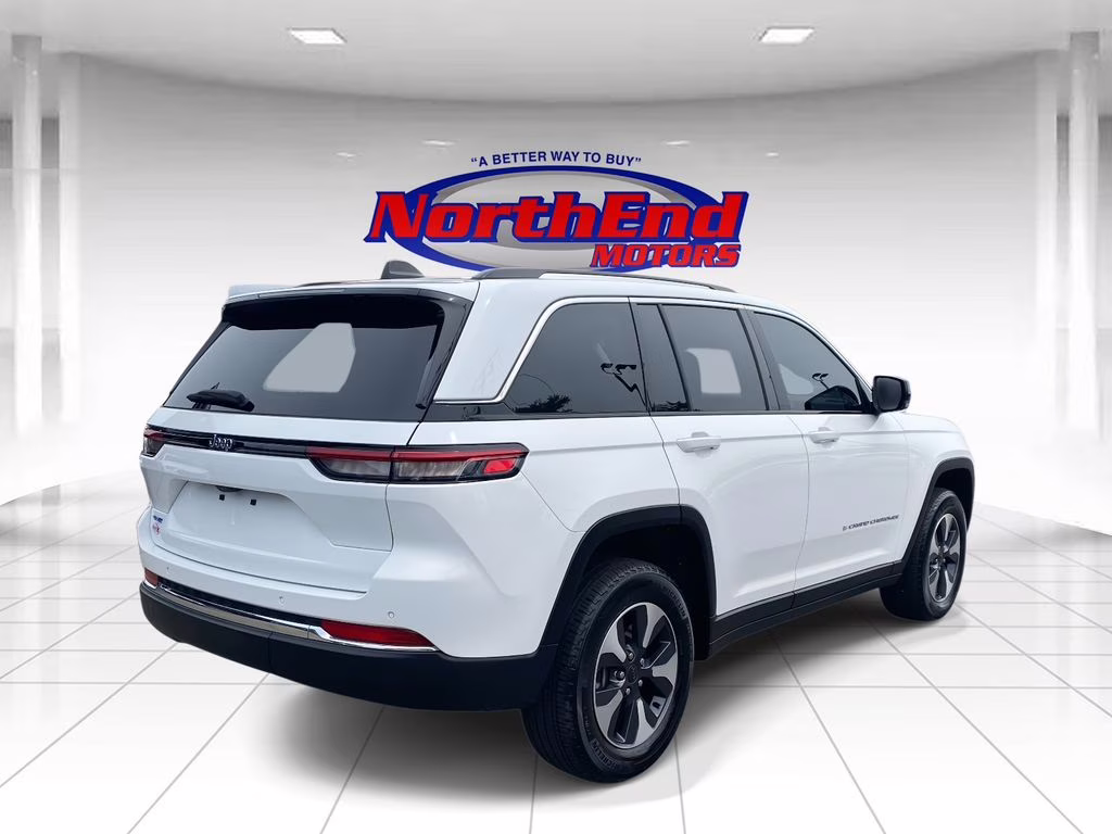 2024 Bright White Clearcoat Jeep Grand Cherokee 4xe 4X4 SUV