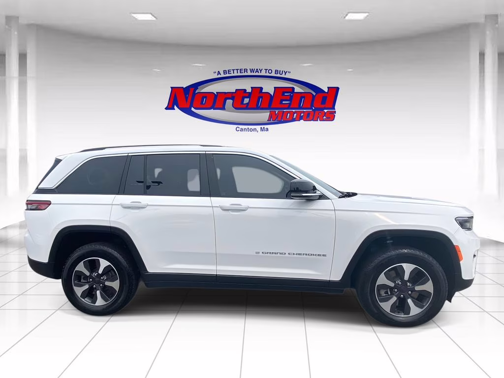 2024 Bright White Clearcoat Jeep Grand Cherokee 4xe 4X4 SUV