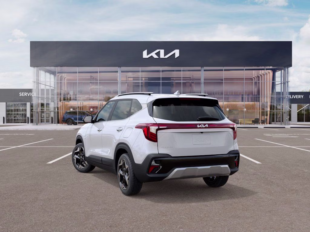 2026 Snow White Pearl Kia Seltos EX FWD SUV
