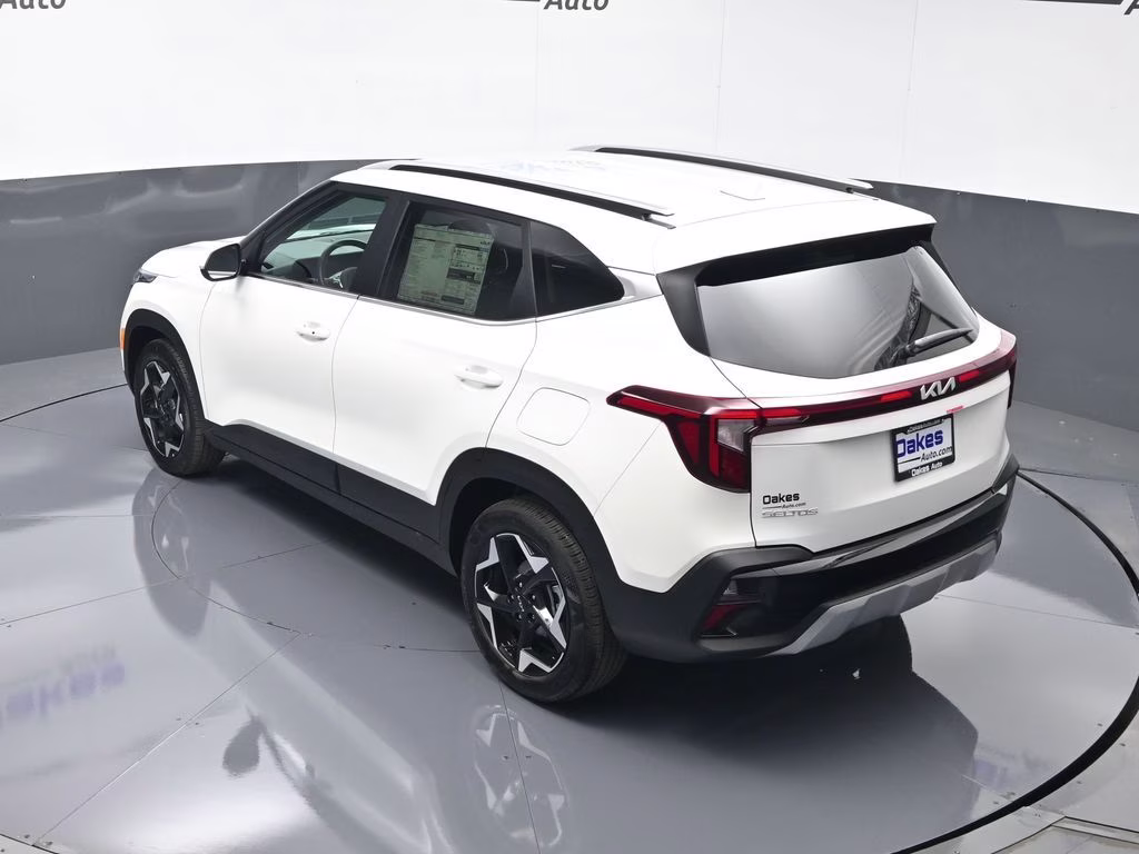 2026 Snow White Pearl Kia Seltos EX FWD SUV