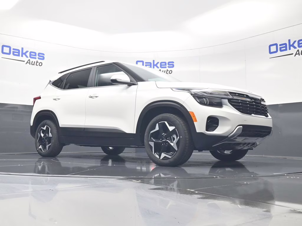 2026 Snow White Pearl Kia Seltos EX AWD SUV