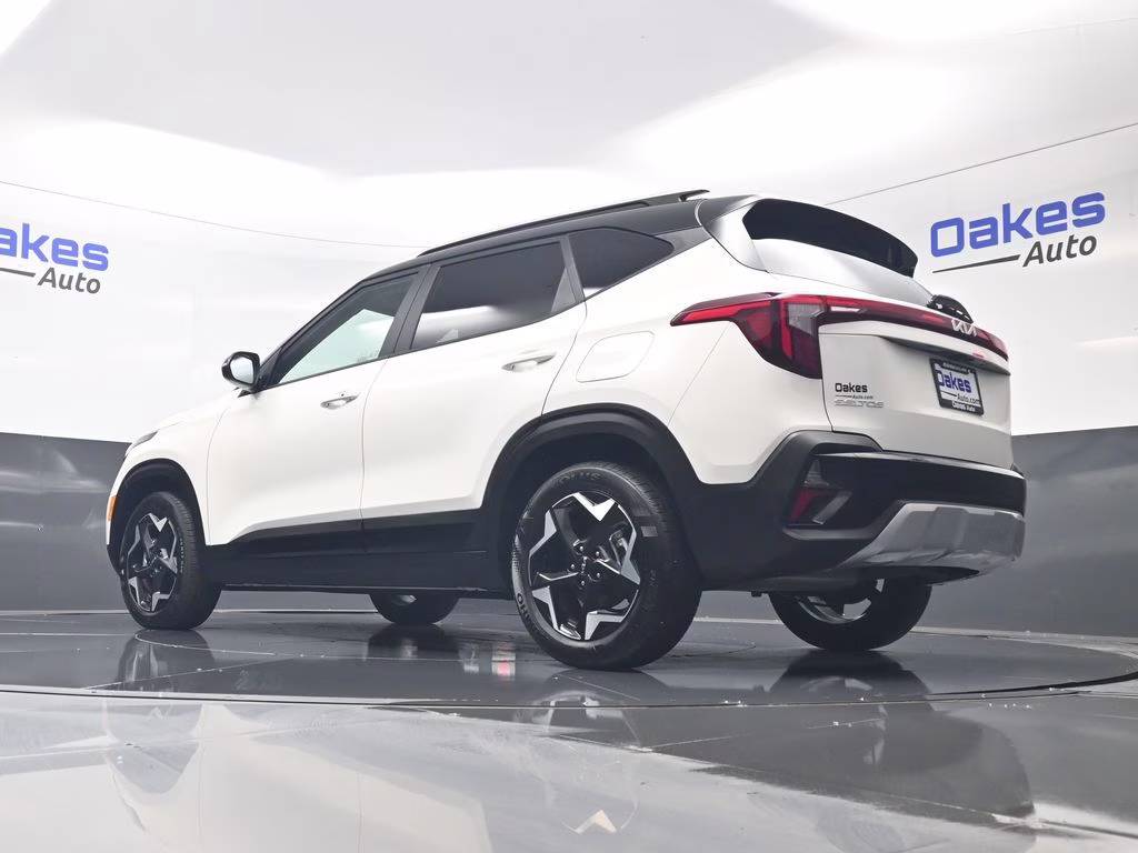 2026 Clear White/Black Roof Kia Seltos S FWD SUV